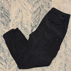 Women’s black cargo pants large